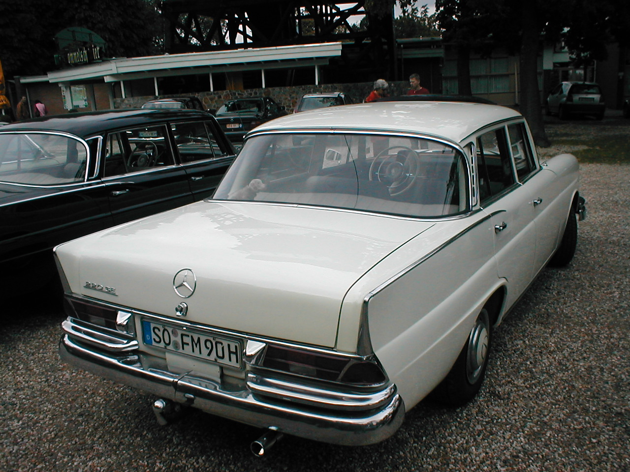 Image 44 of 58  -  370 kB